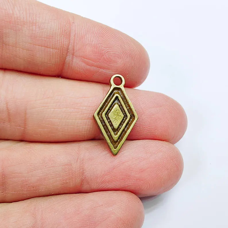 4 Geometric Diamond Charm Pendant, Minimalist Rhombus Design, Antique Bronze Plated, 21x12mm, G37897