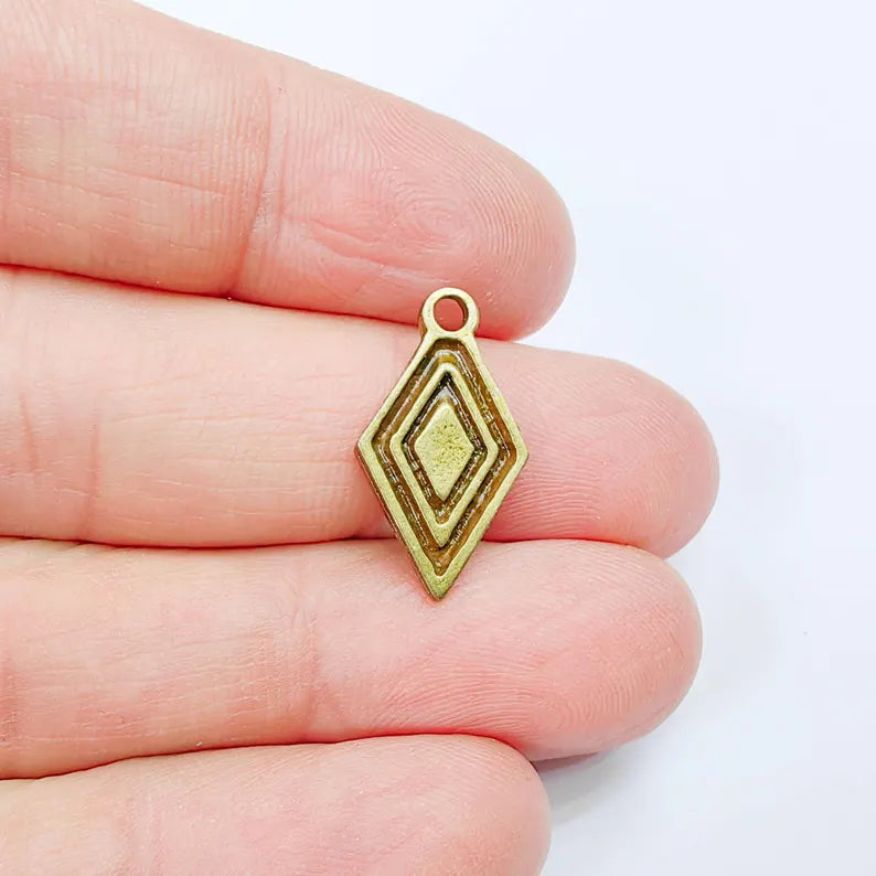 4 Geometric Diamond Charm Pendant, Minimalist Rhombus Design, Antique Bronze Plated, 21x12mm, G37897