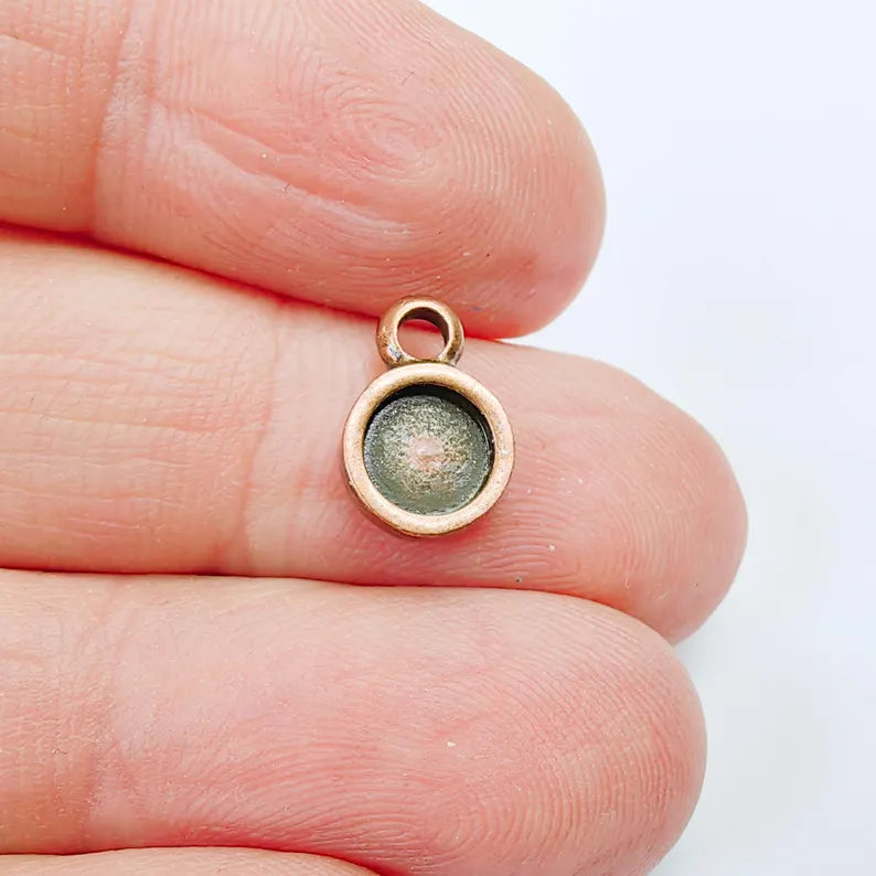 4 Round Bezel Pendant, 6mm Inner Size, Antique Copper Plated, Zamac Jewelry Finding, G37899