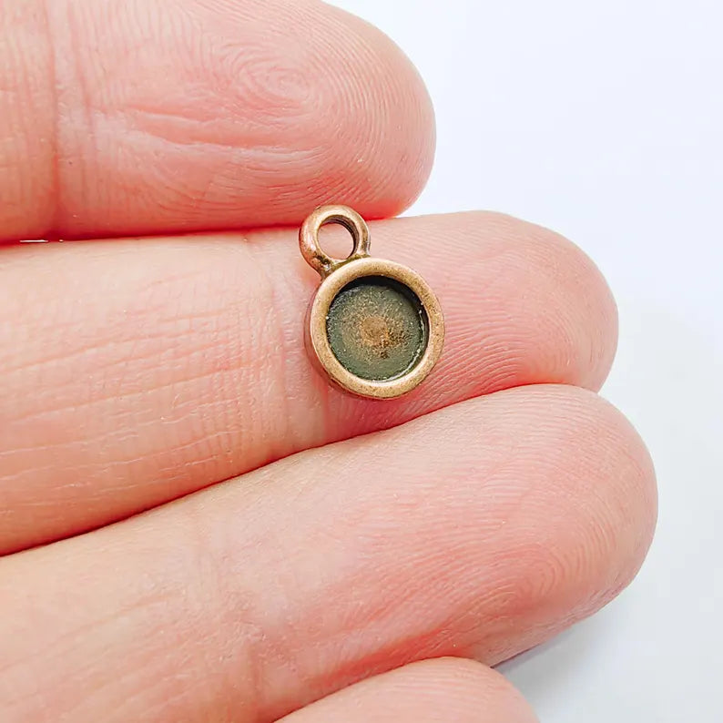 4 Round Bezel Pendant, 6mm Inner Size, Antique Copper Plated, Zamac Jewelry Finding, G37899