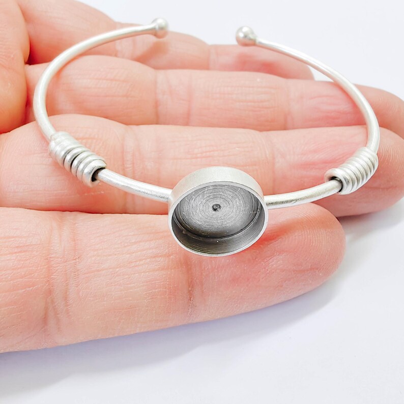 Adjustable Bracelet Blank, 12mm Round Bezel Setting, Open Cuff Base, Cabochon Bracelet, G37851