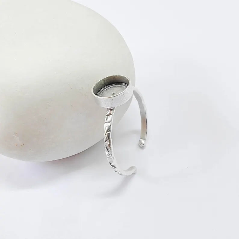 Antique Silver Adjustable Ring Base, 8mm Round Bezel Setting, Minimal Band Design, G37862