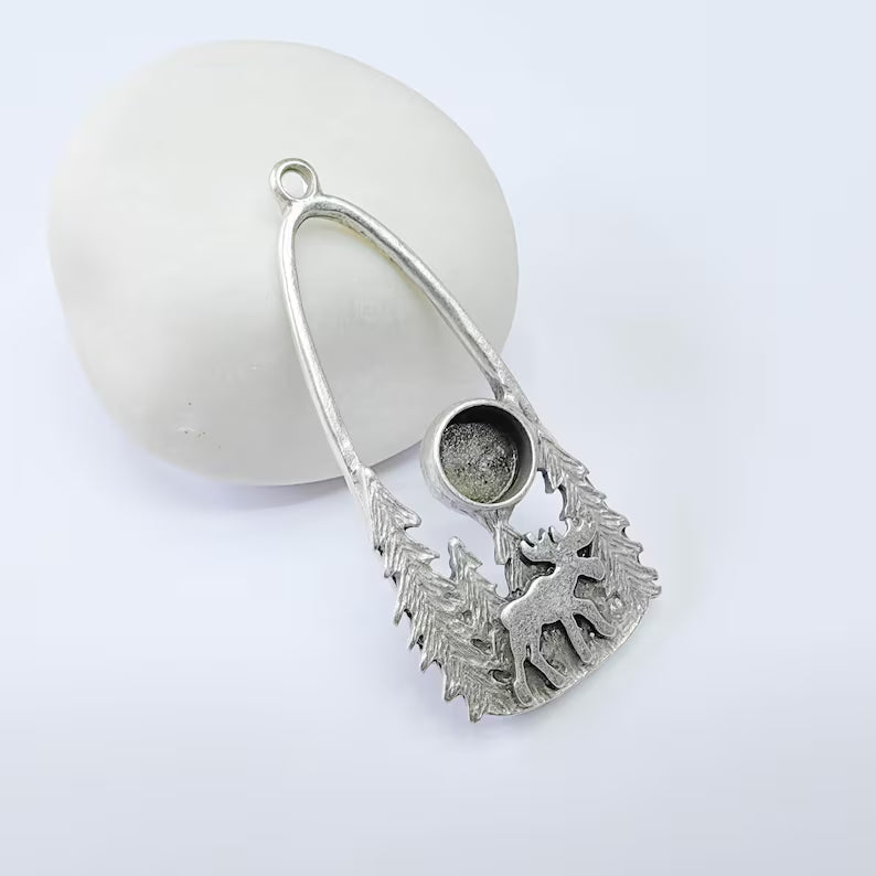Deer Forest Bezel Pendant, 8mm Round Setting, Antique Silver Zamac, 52x23mm, G37865