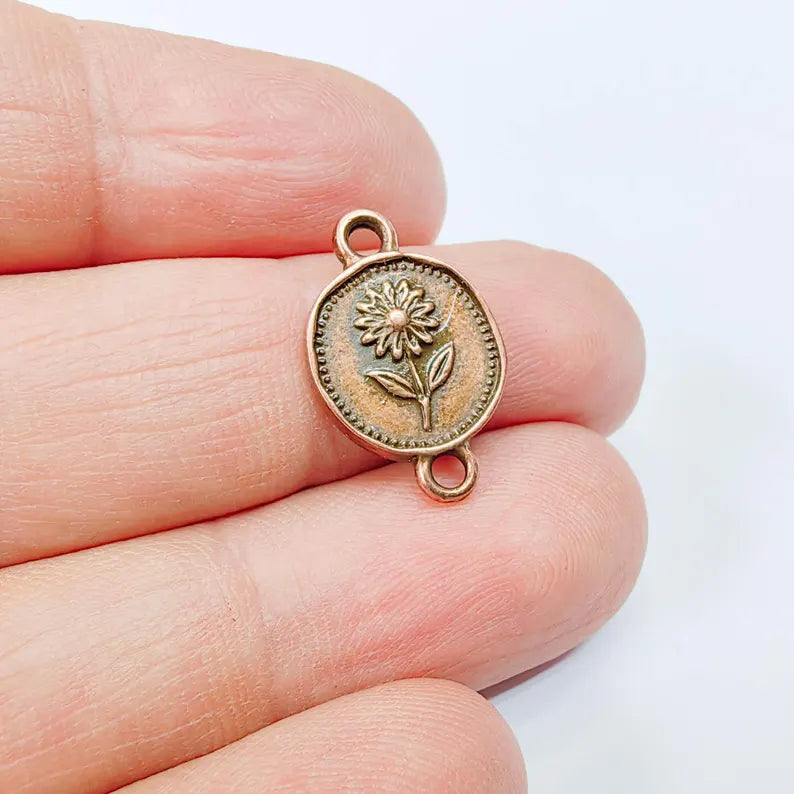 4 Daisy Flower Connector Charm, Botanical Nature Design, Oval Shape, Copper Plated 20x13mm, G37877