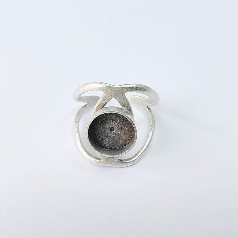 Antique Silver Adjustable Ring Base, 10mm Round Bezel Setting, Modern Open Band, G37894