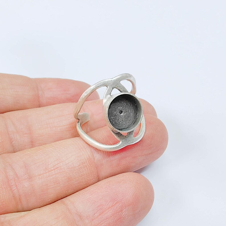 Antique Silver Adjustable Ring Base, 10mm Round Bezel Setting, Modern Open Band, G37894