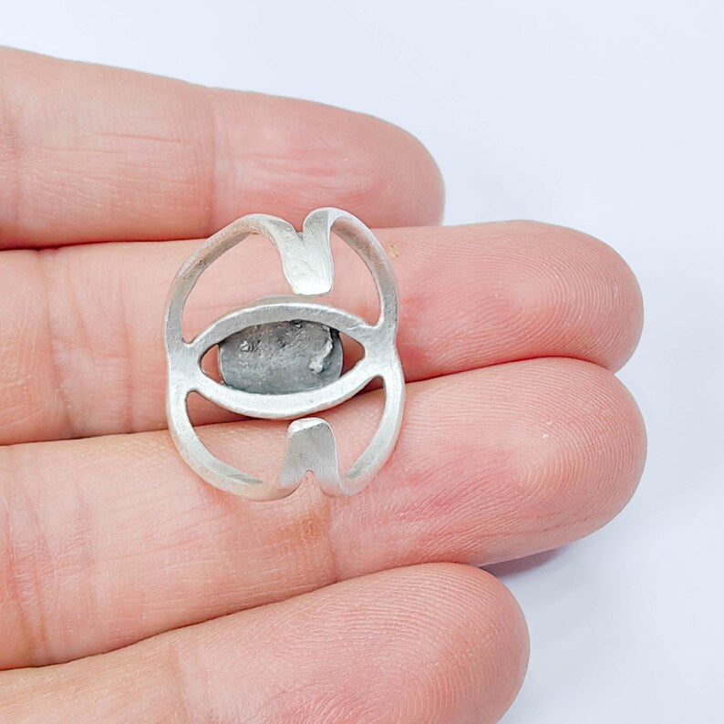 Antique Silver Adjustable Ring Base, 10mm Round Bezel Setting, Modern Open Band, G37894