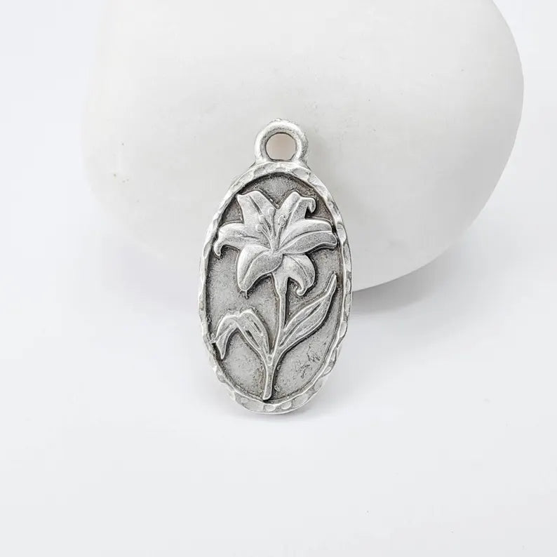 Lily Flower Oval Charm Pendant, Double Sided Botanical Design, Antique Silver Plated, 25x13mm, G37933