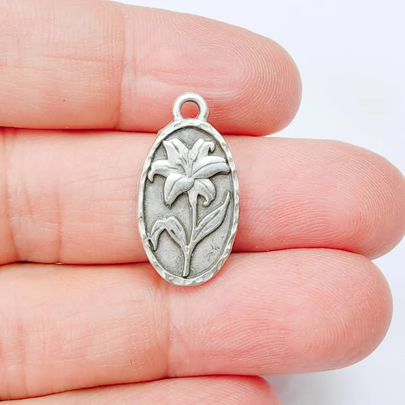 Lily Flower Oval Charm Pendant, Double Sided Botanical Design, Antique Silver Plated, 25x13mm, G37933