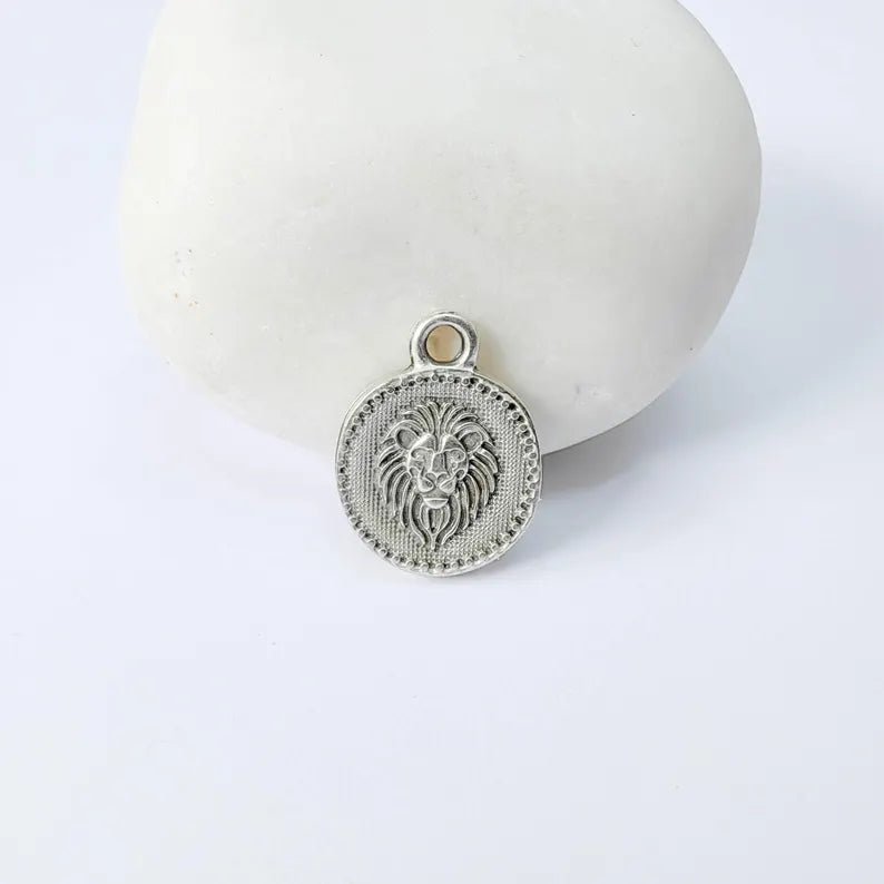 4 Pcs Lion Head Round Charm Pendant, Double Sided Animal Design, Antique Silver Plated, 16x13mm, G37951