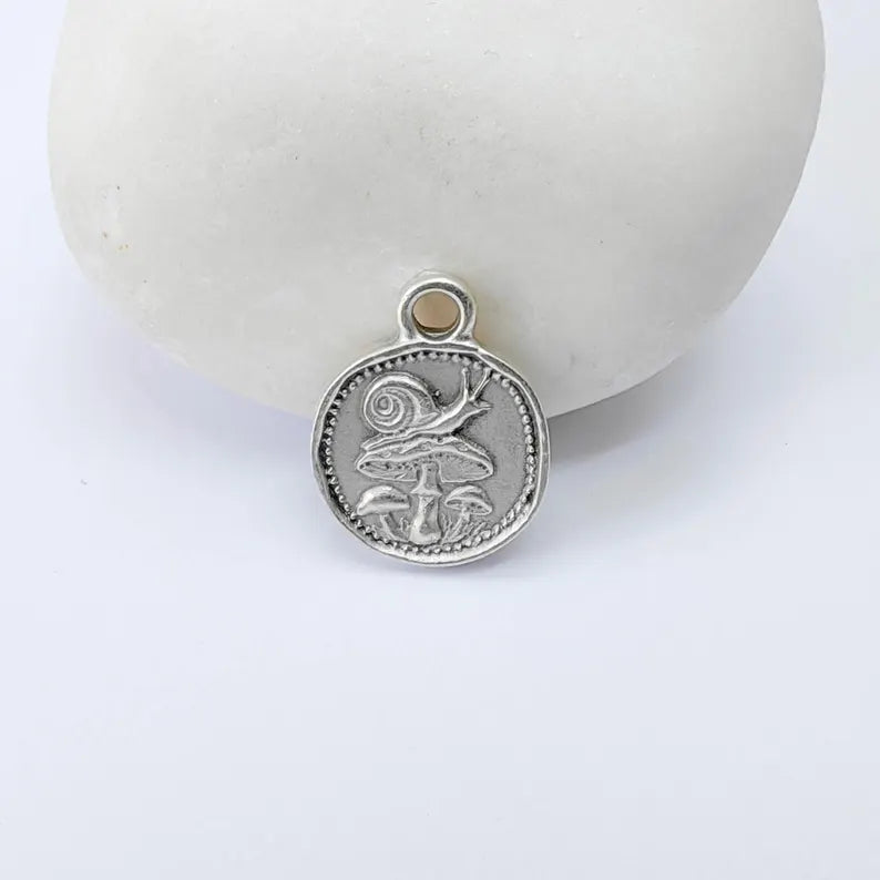 4 Pcs Mushroom and Snail Round Charm Pendant, Double Sided Nature, Antique Silver Plated, 16x13mm, G37966