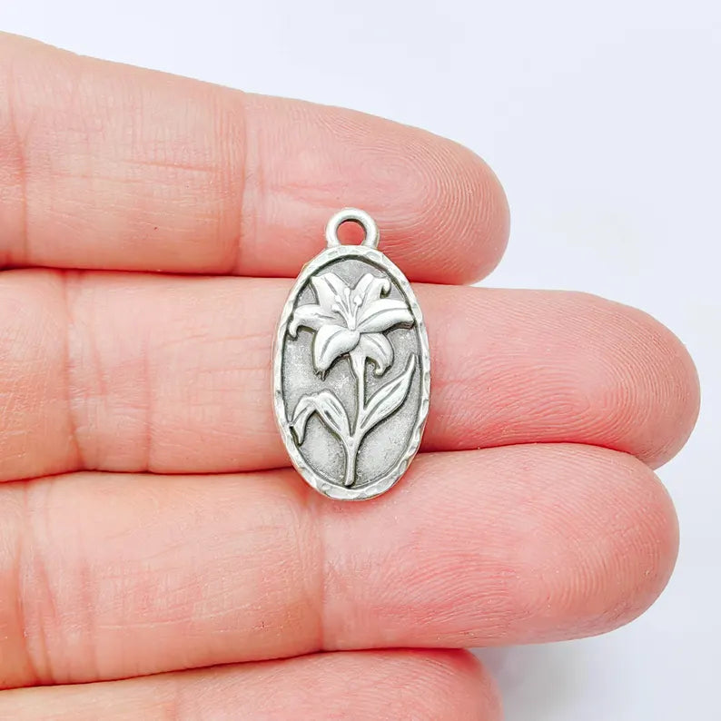 Lily Flower Oval Charm Pendant, Double Sided Botanical Design, Antique Silver Plated, 25x13mm, G37933