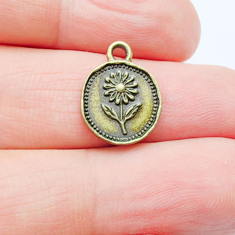 4 Pcs Daisy Flower Charm Pendant, Double Sided Floral Design, Round Botanical, 16x13mm, Antique Bronze G37972