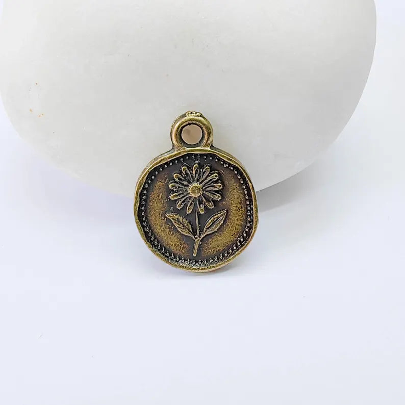 4 Pcs Daisy Flower Charm Pendant, Double Sided Floral Design, Round Botanical, 16x13mm, Antique Bronze G37972