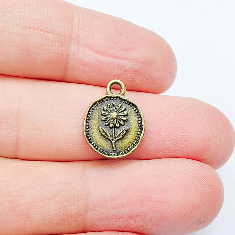 4 Pcs Daisy Flower Charm Pendant, Double Sided Floral Design, Round Botanical, 16x13mm, Antique Bronze G37972