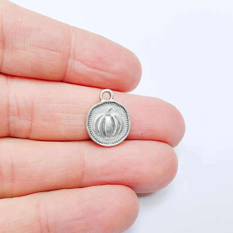 4 Pcs Pumpkin Round Charm Pendant, Double Sided Autumn Design, Antique Silver Plated, 16x13mm, G37974