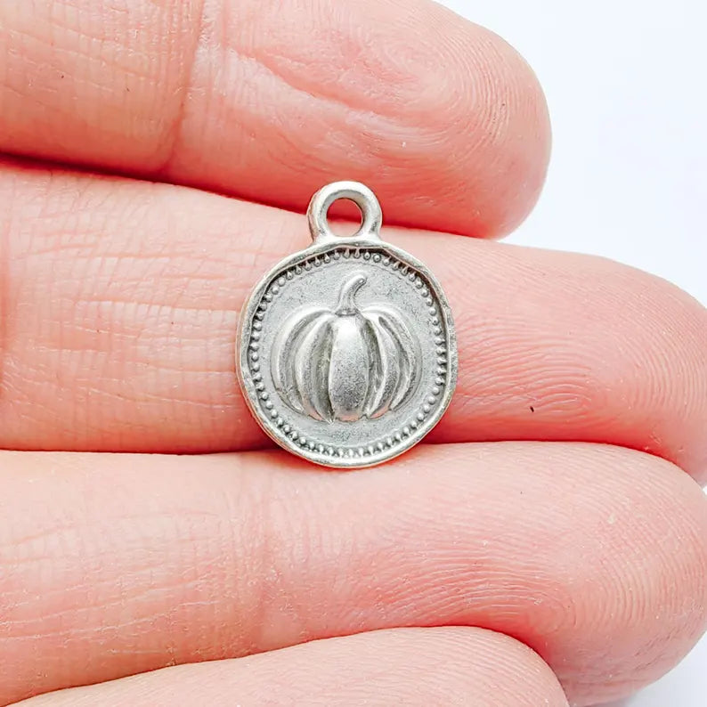 4 Pcs Pumpkin Round Charm Pendant, Double Sided Autumn Design, Antique Silver Plated, 16x13mm, G37974