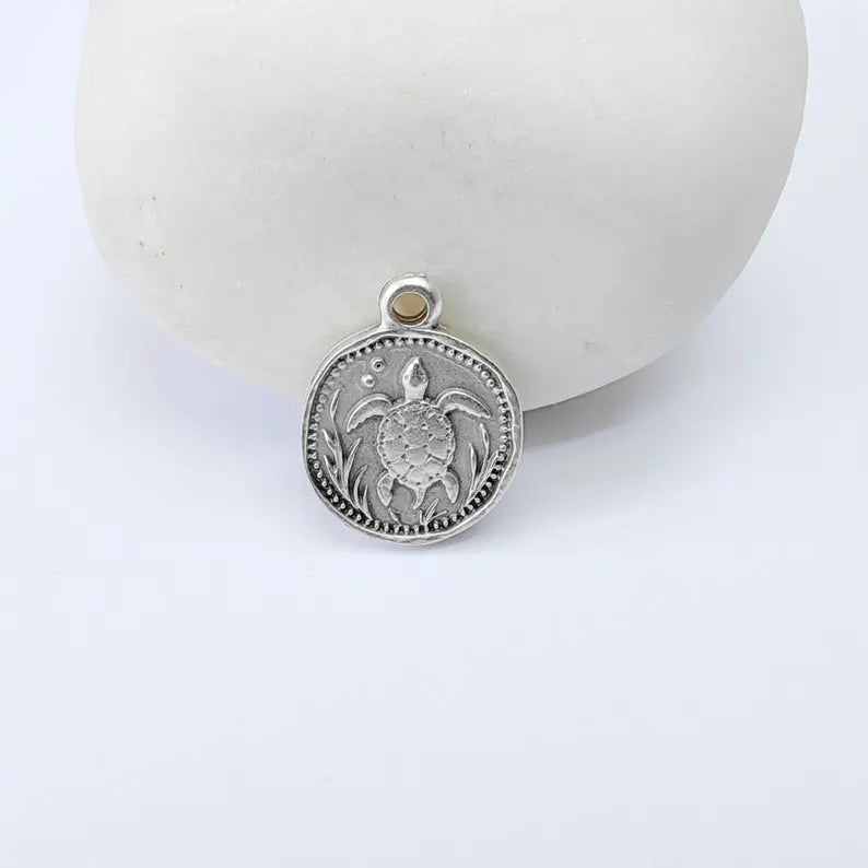 4 Sea Turtle Charm Pendant, Marine Animal Design, Antique Silver Plated, Round Shape, 28x24mm, G37980
