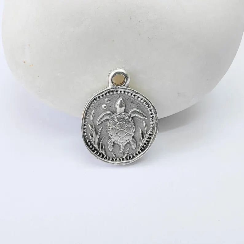4 Sea Turtle Charm Pendant, Marine Animal Design, Antique Silver Plated, Round Shape, 28x24mm, G37980