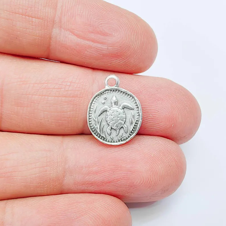4 Sea Turtle Charm Pendant, Marine Animal Design, Antique Silver Plated, Round Shape, 28x24mm, G37980