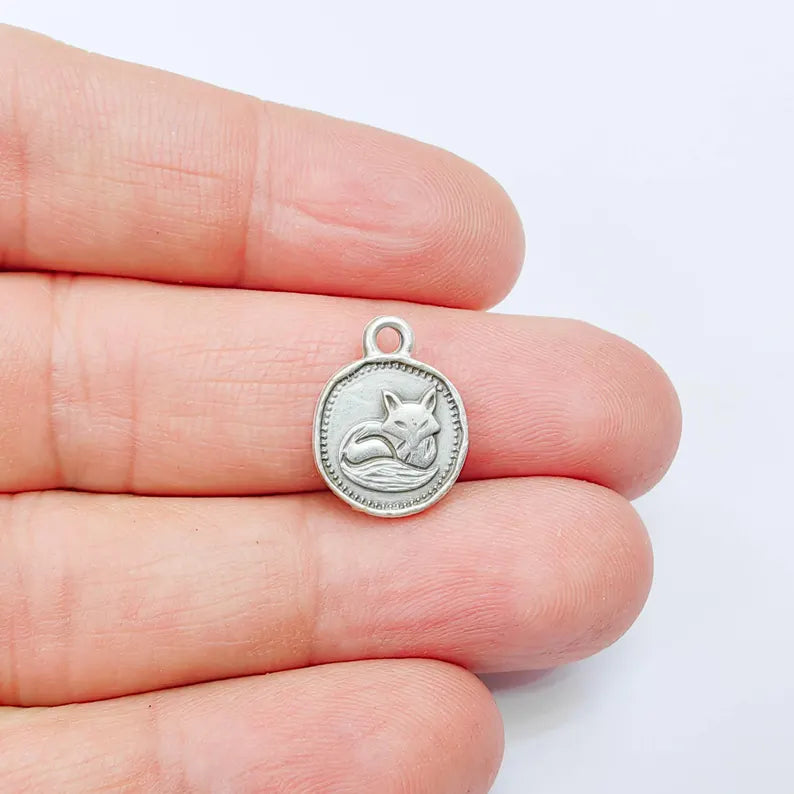 4 Pcs Fox Round Charm Pendant, Double Sided Woodland Design, Antique Silver Plated, 16x13mm, G37978