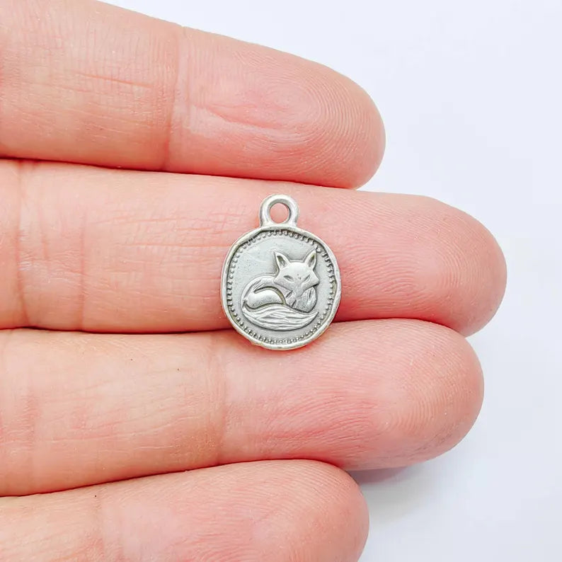 4 Pcs Fox Round Charm Pendant, Double Sided Woodland Design, Antique Silver Plated, 16x13mm, G37978