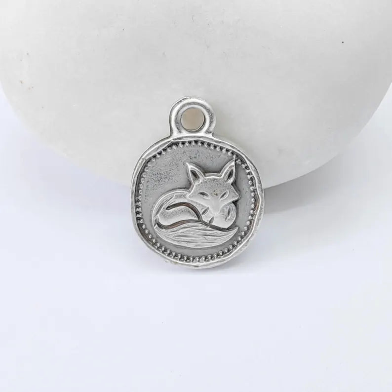 4 Pcs Fox Round Charm Pendant, Double Sided Woodland Design, Antique Silver Plated, 16x13mm, G37978