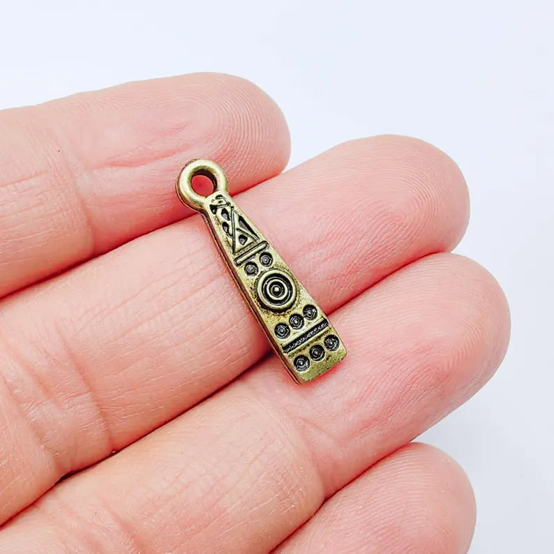 4 Vintage Style Boho Charms, Earring Minimalist Dangle Pendant, Antique Bronze Plated 25x6mm G37996