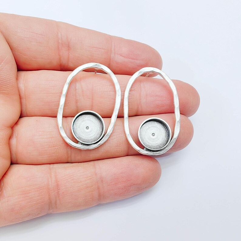 Hammered Oval Earring Blank, 12mm Bezel Setting, Antique Silver Plated Brass, G37997