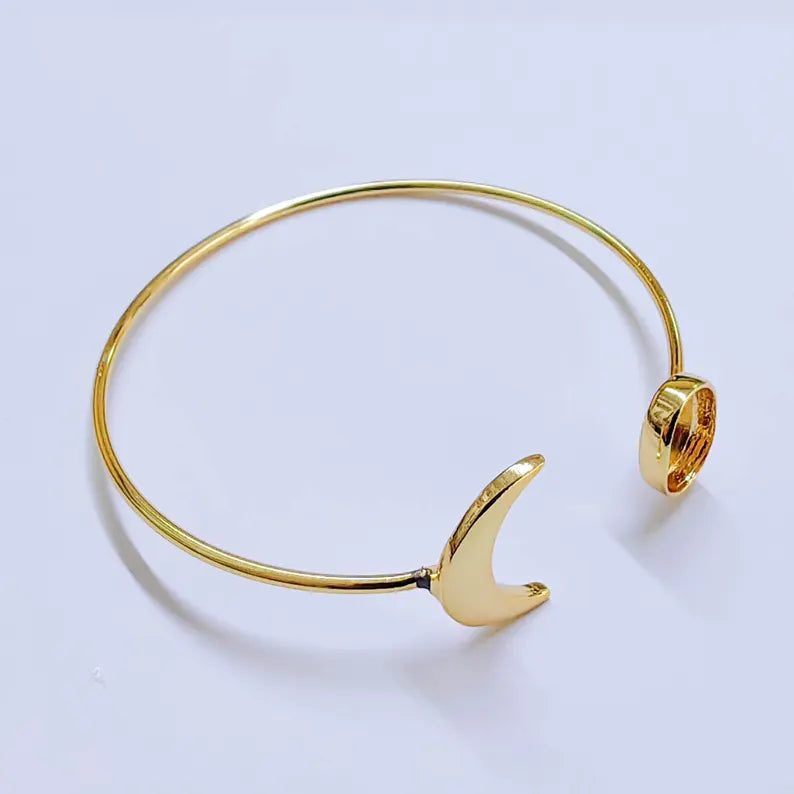 Crescent Moon Bracelet Bezel Blank Resin Bezel Cabochon Cuff Base Settings Adjustable Bracelet Shiny Gold Plated Brass (11x8mm Bezel) G37963
