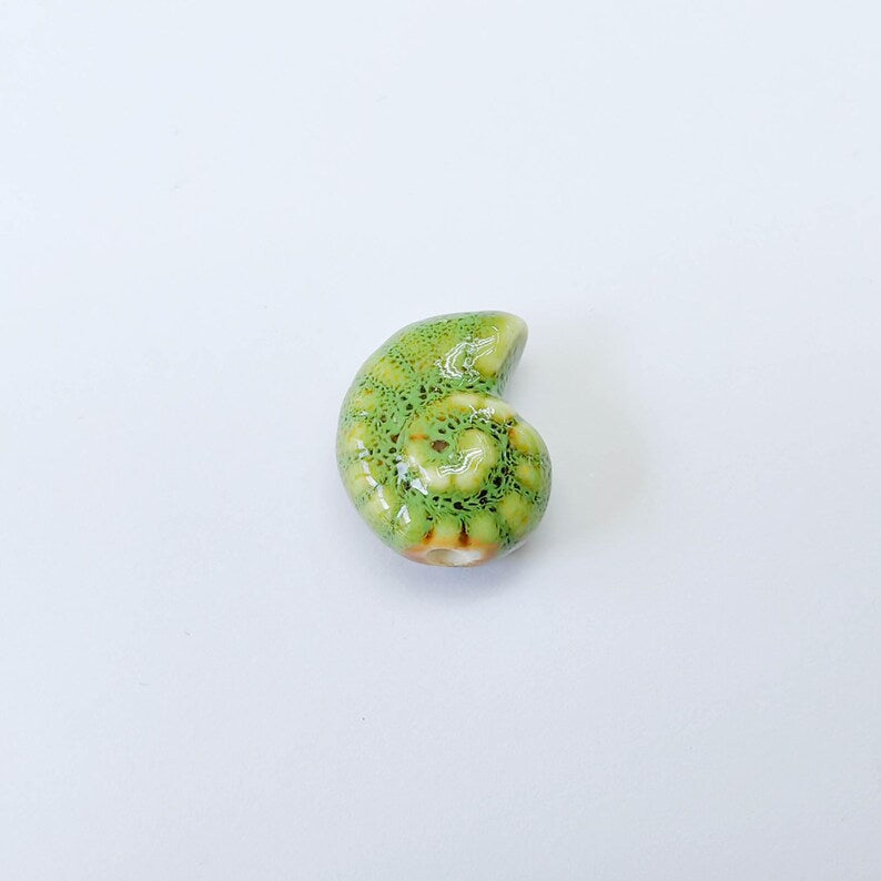 Green Porcelain Nautilus Beads, Ceramic Shell Bead, Summer Sea Bead, Ocean Jewelry Supply, Beach Theme Beads, Ammonite Beads 20x16mm G38001