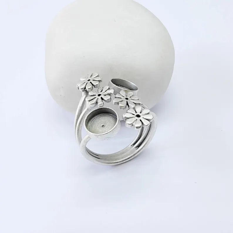 Floral Adjustable Ring Blank 8mm Bezel Setting, Antique Silver Plated Brass Daisy Base, G38015