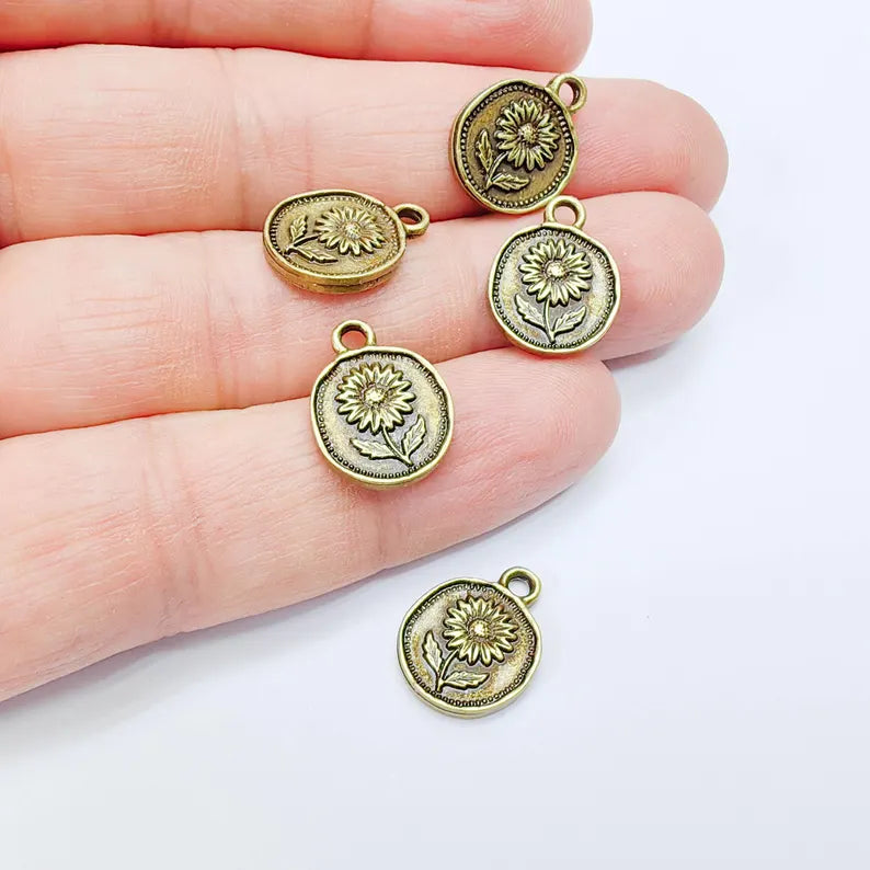 2 Flower Charm, Double Sided Daisy Floral Pendant, Round Botanical, 16x13mm, Antique Bronze G38019