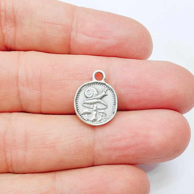 4 Pcs Mushroom and Snail Round Charm Pendant, Double Sided Nature, Antique Silver Plated, 16x13mm, G37966