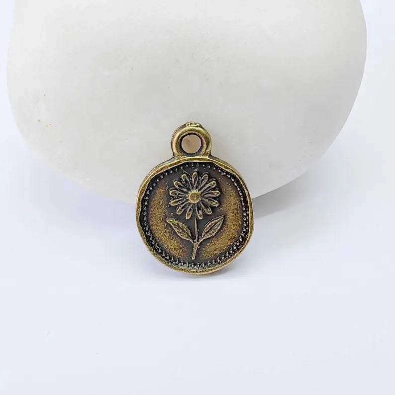 4 Pcs Daisy Flower Charm Pendant, Double Sided Floral Design, Round Botanical, 16x13mm, Antique Bronze G37972