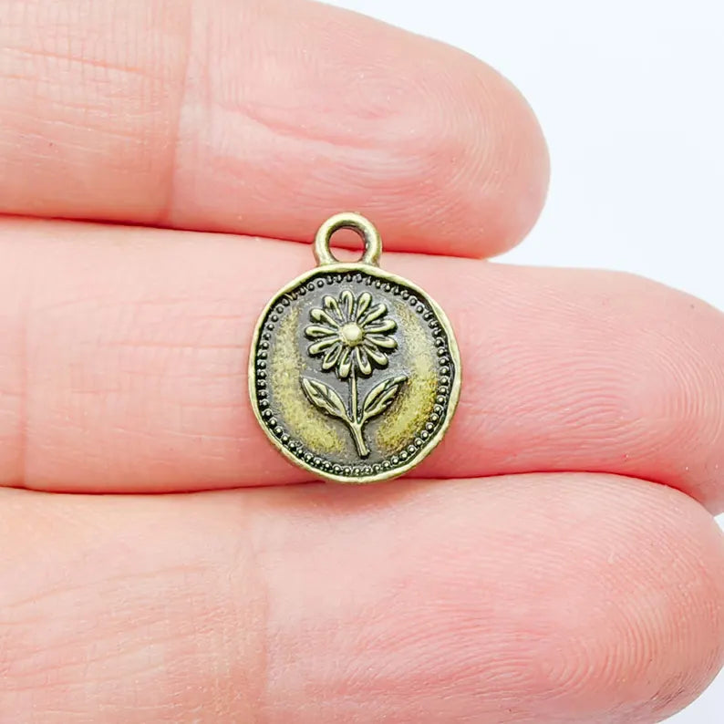 4 Pcs Daisy Flower Charm Pendant, Double Sided Floral Design, Round Botanical, 16x13mm, Antique Bronze G37972