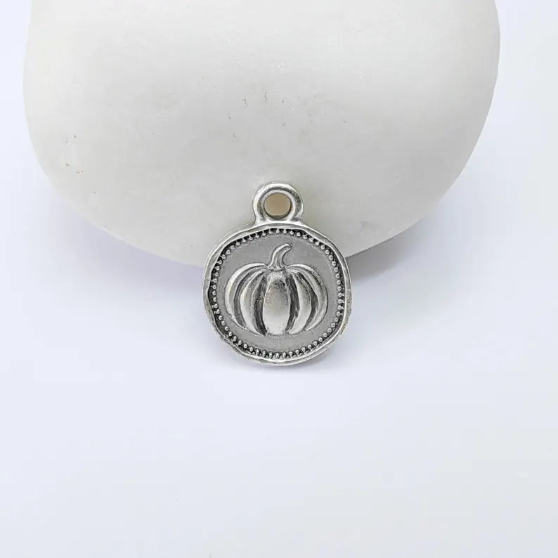 4 Pcs Pumpkin Round Charm Pendant, Double Sided Autumn Design, Antique Silver Plated, 16x13mm, G37974