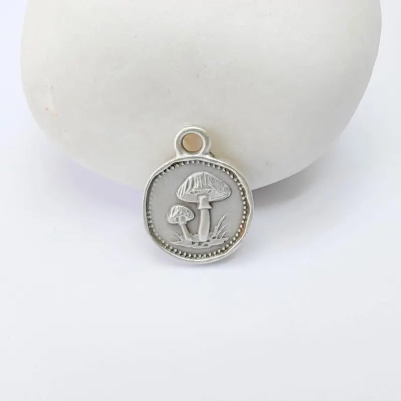 4 Pcs Mushroom Round Charm Pendant, Double Sided Woodland Design, Antique Silver Plated, 16x13mm, G38025