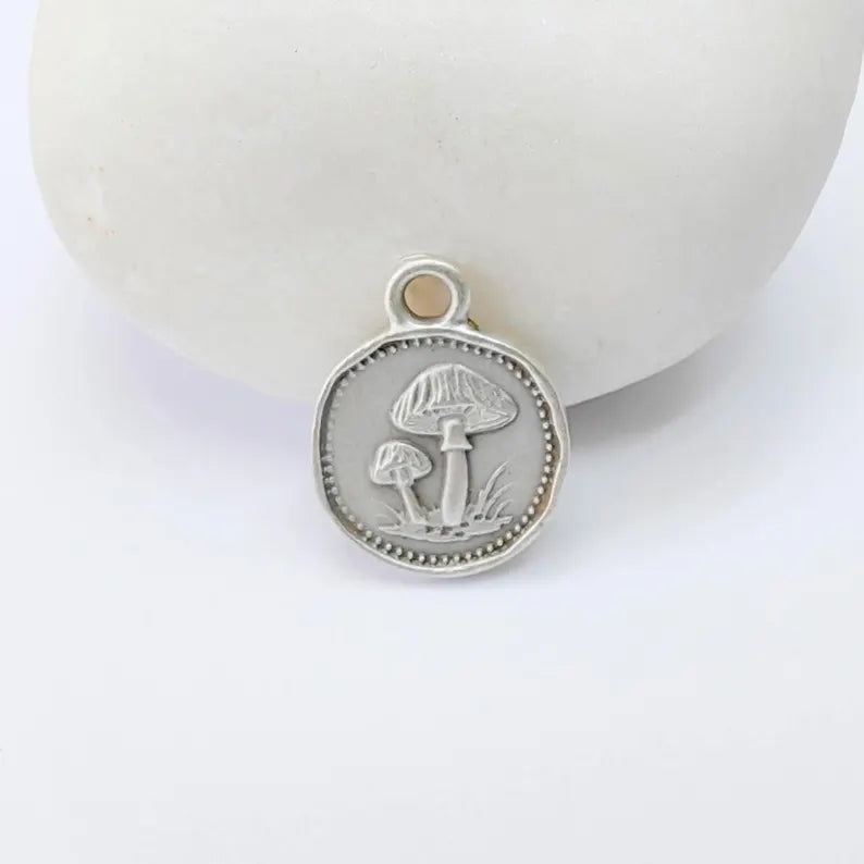 4 Pcs Mushroom Round Charm Pendant, Double Sided Woodland Design, Antique Silver Plated, 16x13mm, G38025