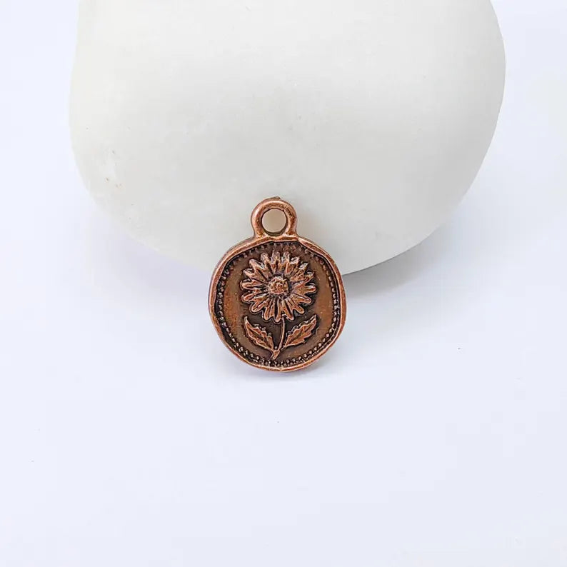 2 Daisy Round Charm Pendant, Double Sided Botanical Design, Antique Copper Plated, 16x13mm, G38028