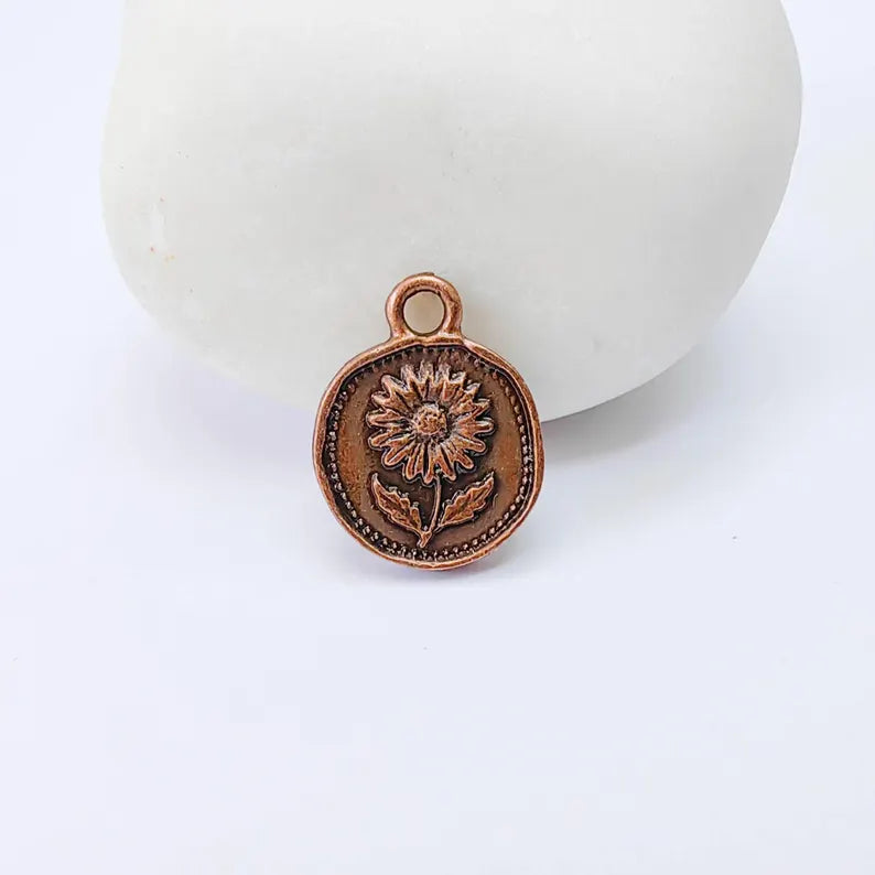 2 Daisy Round Charm Pendant, Double Sided Botanical Design, Antique Copper Plated, 16x13mm, G38028