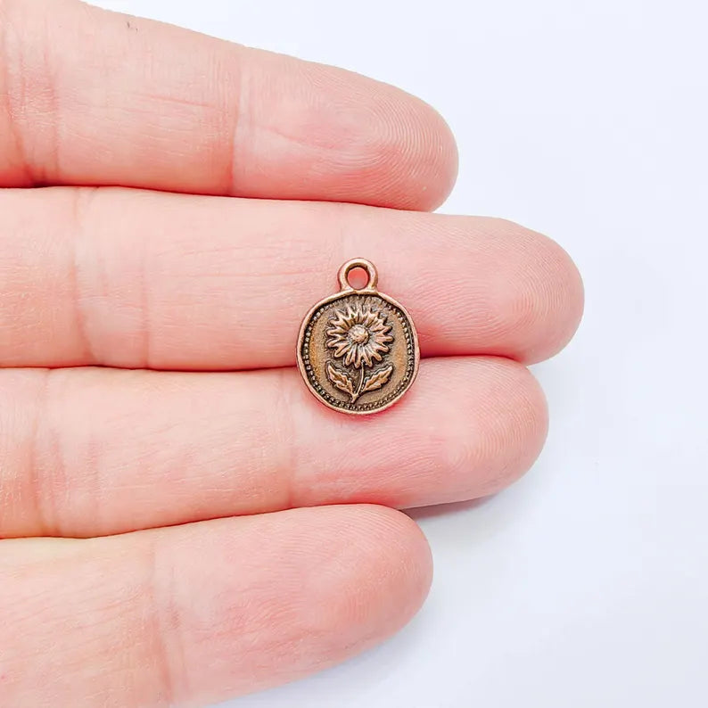 2 Daisy Round Charm Pendant, Double Sided Botanical Design, Antique Copper Plated, 16x13mm, G38028