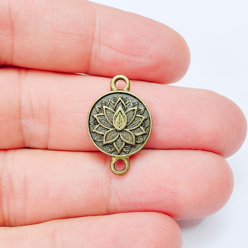 2 Lotus Flower Connector, Round Botanical Design, Antique Bronze Tone, Zamac Jewelry Finding, 23x15mm, G38033