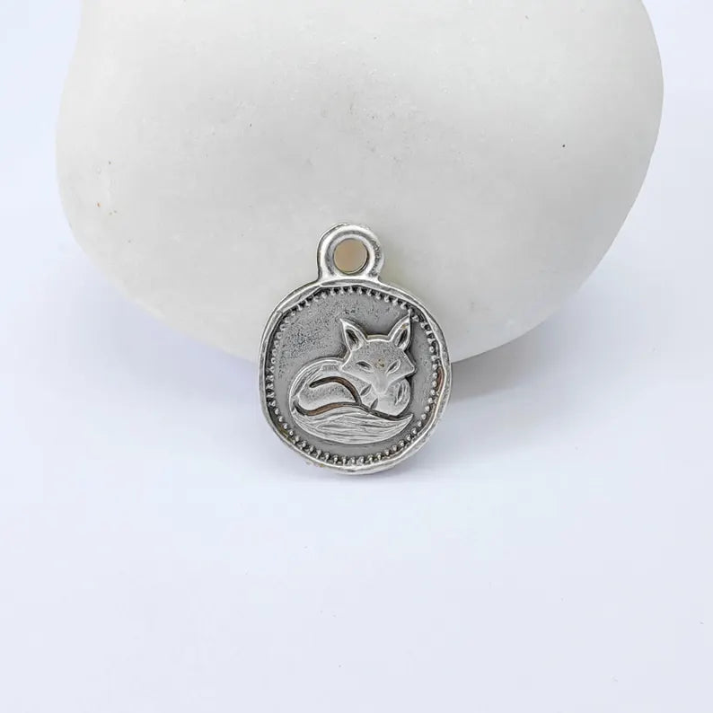 4 Pcs Fox Round Charm Pendant, Double Sided Woodland Design, Antique Silver Plated, 16x13mm, G37978