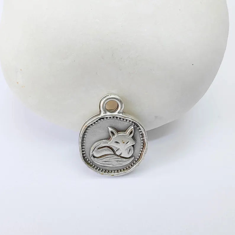 4 Pcs Fox Round Charm Pendant, Double Sided Woodland Design, Antique Silver Plated, 16x13mm, G37978