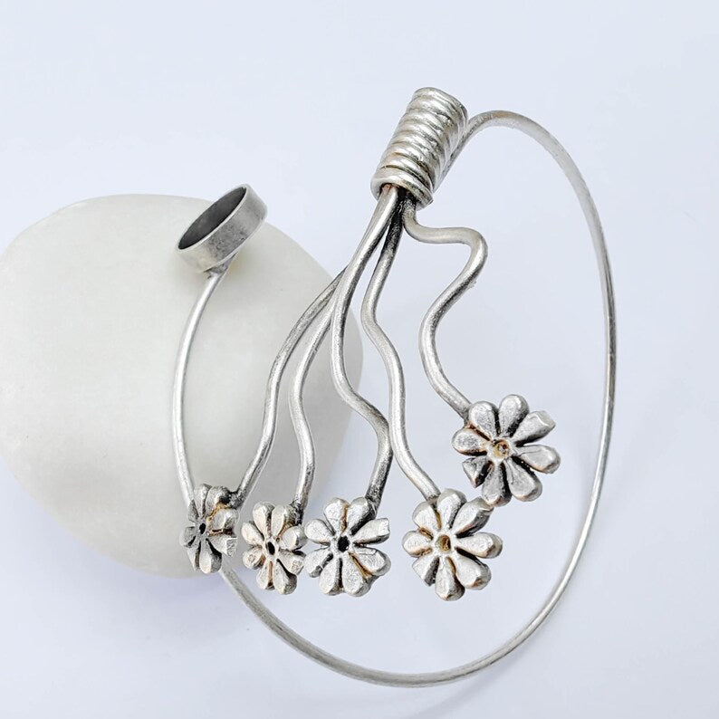 Flower Bezel Cuff, Adjustable Bracelet Blank, 10mm Round Setting, Daisy Botanical Bracelet Base, G37979