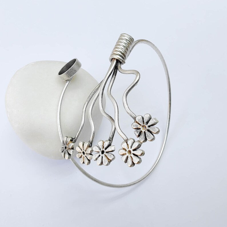 Flower Bezel Cuff, Adjustable Bracelet Blank, 10mm Round Setting, Daisy Botanical Bracelet Base, G37979