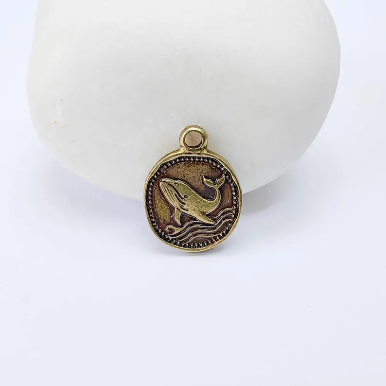 2 Whale Charm Pendant, Double Sided Ocean Animal Design, Antique Bronze Plated, 16x13mm, G38037