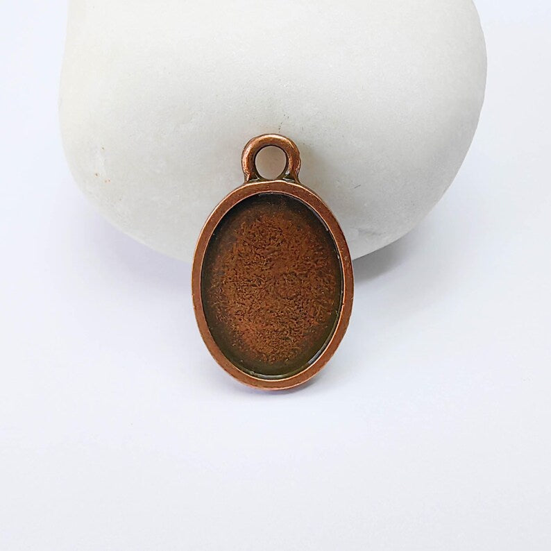 2 Oval Pendant Blanks, Resin Bezel Bases, Mosaic Mountings, Polymer Clay base, Antique Copper Plated (18x13mm) G38039