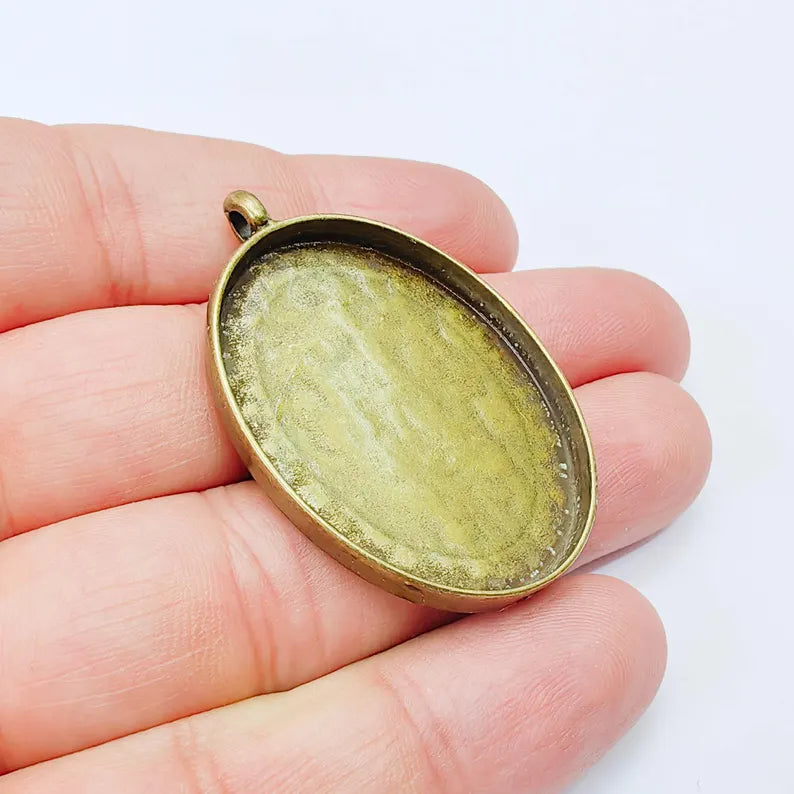Oval Pendant Blanks, Resin Bezel Bases, Mosaic Mountings, Dry flower Frame, Polymer Clay base, Antique Bronze Plated (40x30 mm) G38054